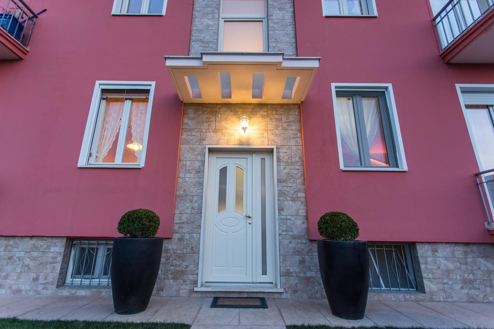 Lm House Lonato Exterior foto