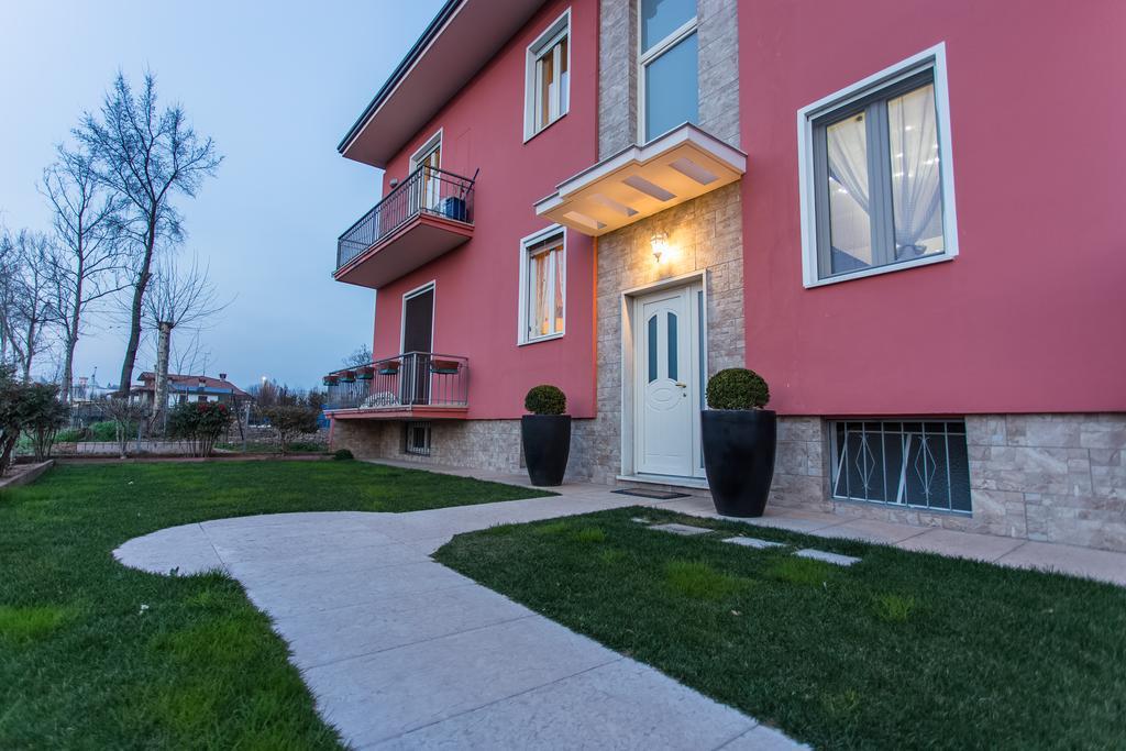 Lm House Lonato Exterior foto